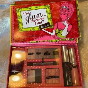 Benefit-I’m glam therefore I am- make up kit